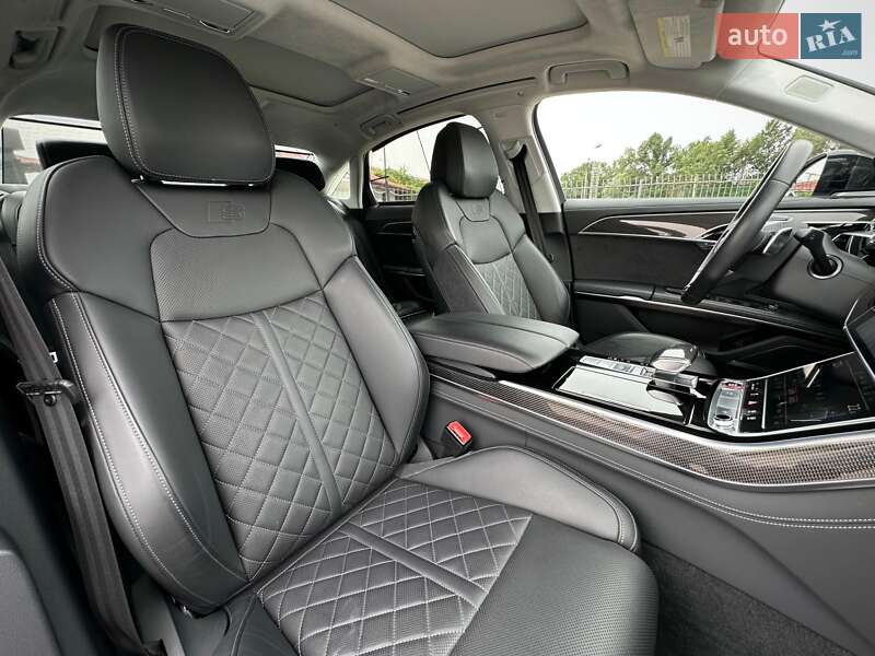 Седан Audi S8 2022 в Киеве