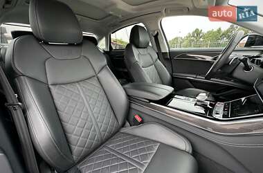 Седан Audi S8 2022 в 