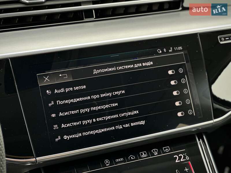 Седан Audi S8 2022 в Киеве