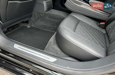 Седан Audi S8 2022 в 