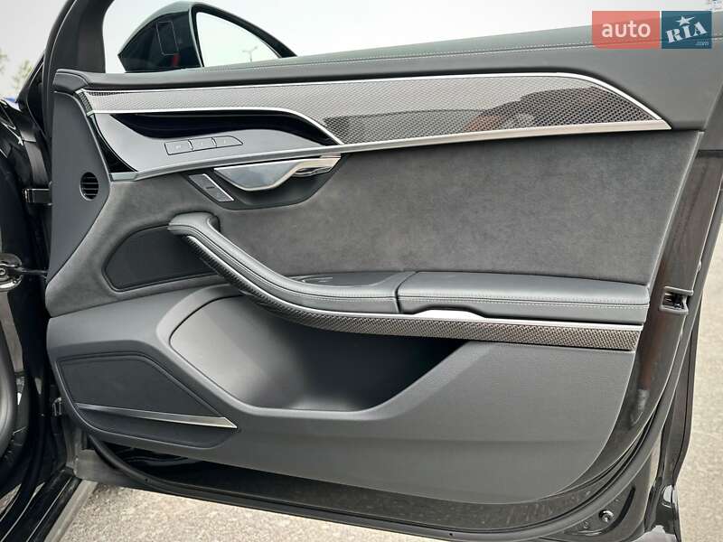 Седан Audi S8 2022 в Киеве