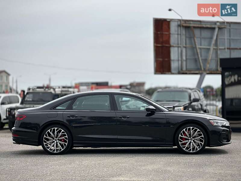 Седан Audi S8 2022 в Киеве