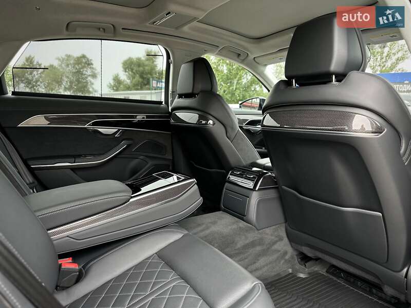 Седан Audi S8 2022 в Киеве