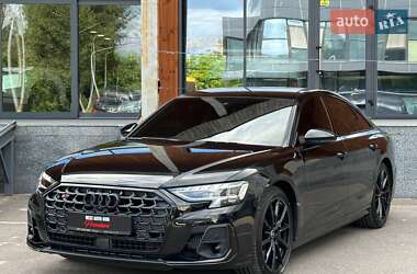 Седан Audi S8 2025 в 