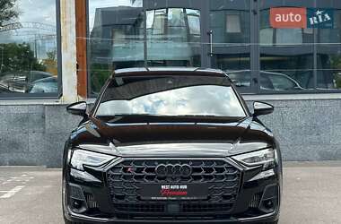Седан Audi S8 2025 в 
