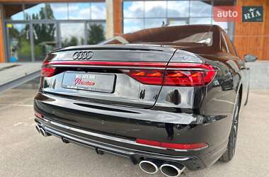 Седан Audi S8 2025 в 