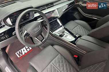 Седан Audi S8 2025 в 