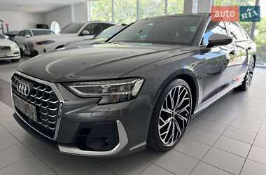 Седан Audi S8 2024 в 