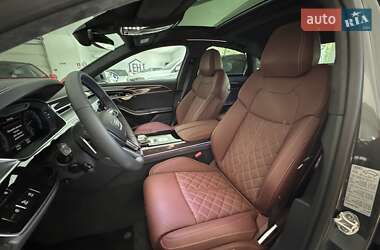 Седан Audi S8 2024 в 