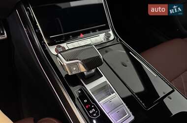 Седан Audi S8 2024 в 