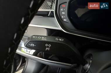 Седан Audi S8 2024 в 