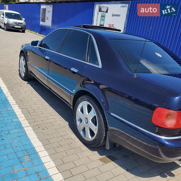 Седан Audi S8 1999 в Калуші