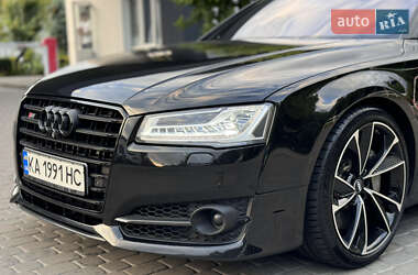 Седан Audi S8 2016 в 
