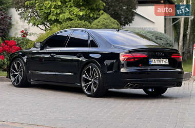 Седан Audi S8 2016 в 