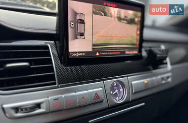 Седан Audi S8 2016 в 