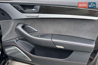 Седан Audi S8 2016 в 