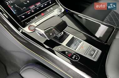 Седан Audi S8 2022 в 