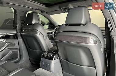 Седан Audi S8 2022 в 