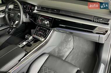 Седан Audi S8 2022 в 