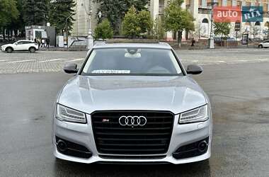 Седан Audi S8 2015 в 