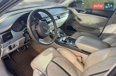Седан Audi S8 2012 в 
