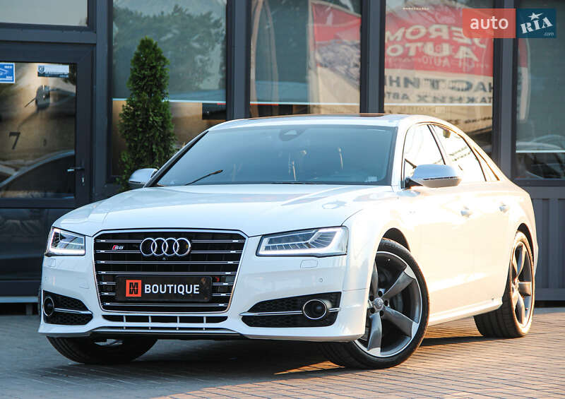 Седан Audi S8 2014 в 