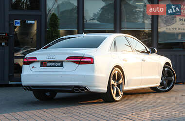 Седан Audi S8 2014 в 