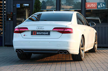Седан Audi S8 2014 в 
