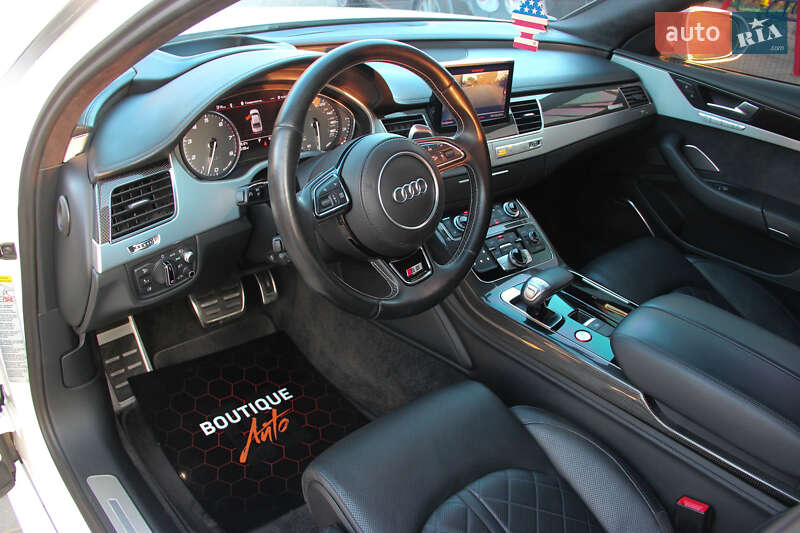 Седан Audi S8 2014 в Одессе