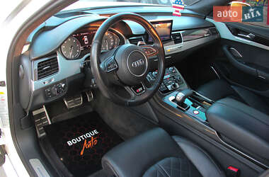 Седан Audi S8 2014 в 