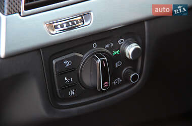 Седан Audi S8 2014 в 