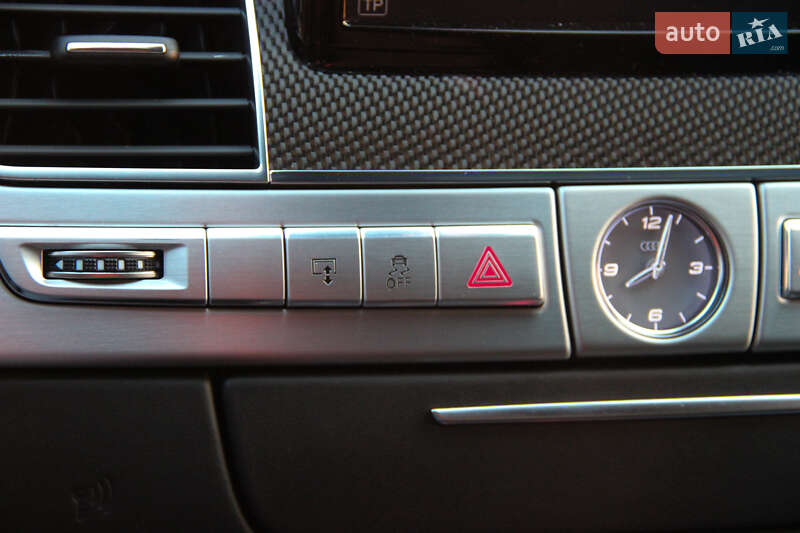 Седан Audi S8 2014 в Одессе