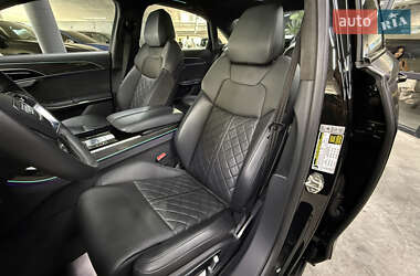 Седан Audi S8 2020 в 