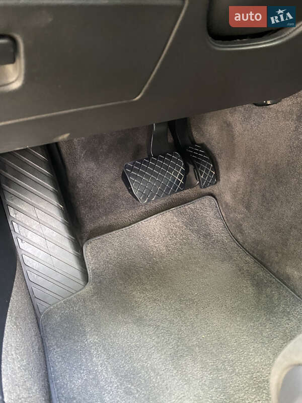 Седан Audi S8 2007 в Лубнах
