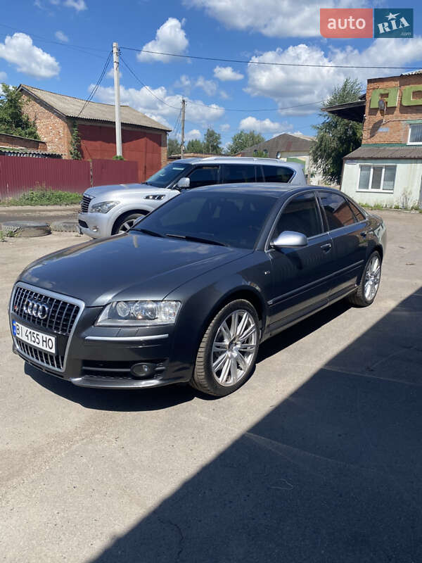 Седан Audi S8 2007 в Лубнах