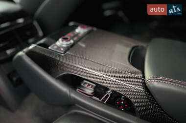 Седан Audi S8 2016 в 