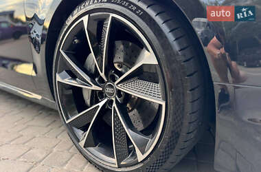 Седан Audi S8 2016 в 