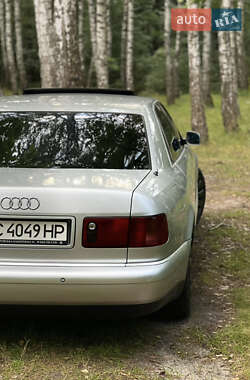 Седан Audi S8 1998 в 