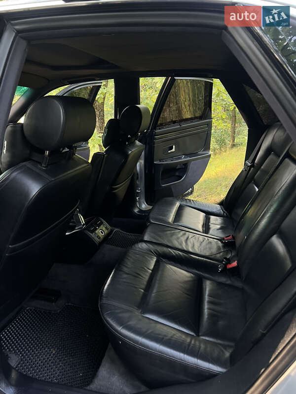 Седан Audi S8 1998 в Володимирі