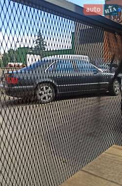 Седан Audi S8 1997 в 