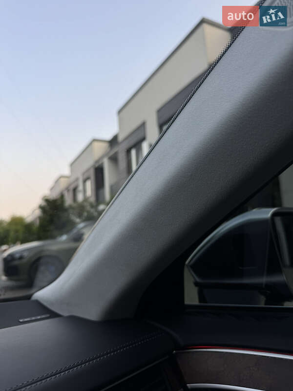 Седан Audi S8 2022 в Виннице