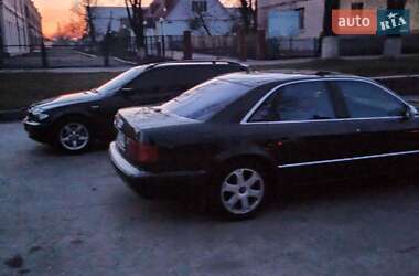 Седан Audi S8 1997 в 