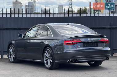 Седан Audi S8 2016 в 