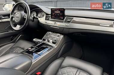 Седан Audi S8 2016 в 