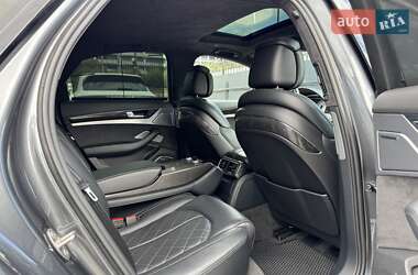Седан Audi S8 2016 в 