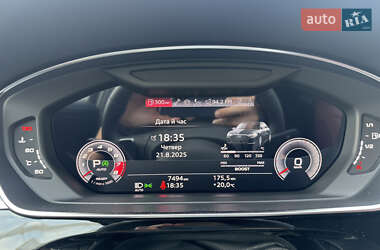 Седан Audi S8 2024 в 
