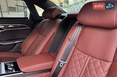 Седан Audi S8 2024 в 