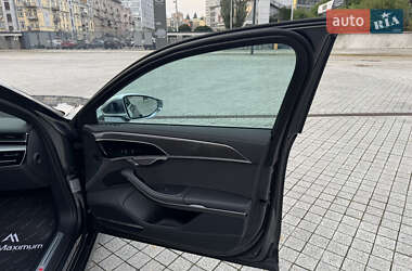 Седан Audi S8 2024 в 