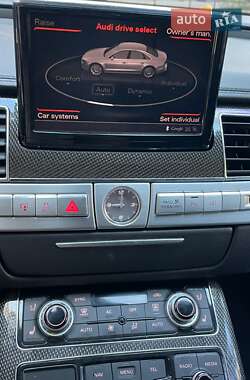 Седан Audi S8 2012 в 