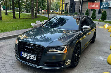 Седан Audi S8 2012 в 